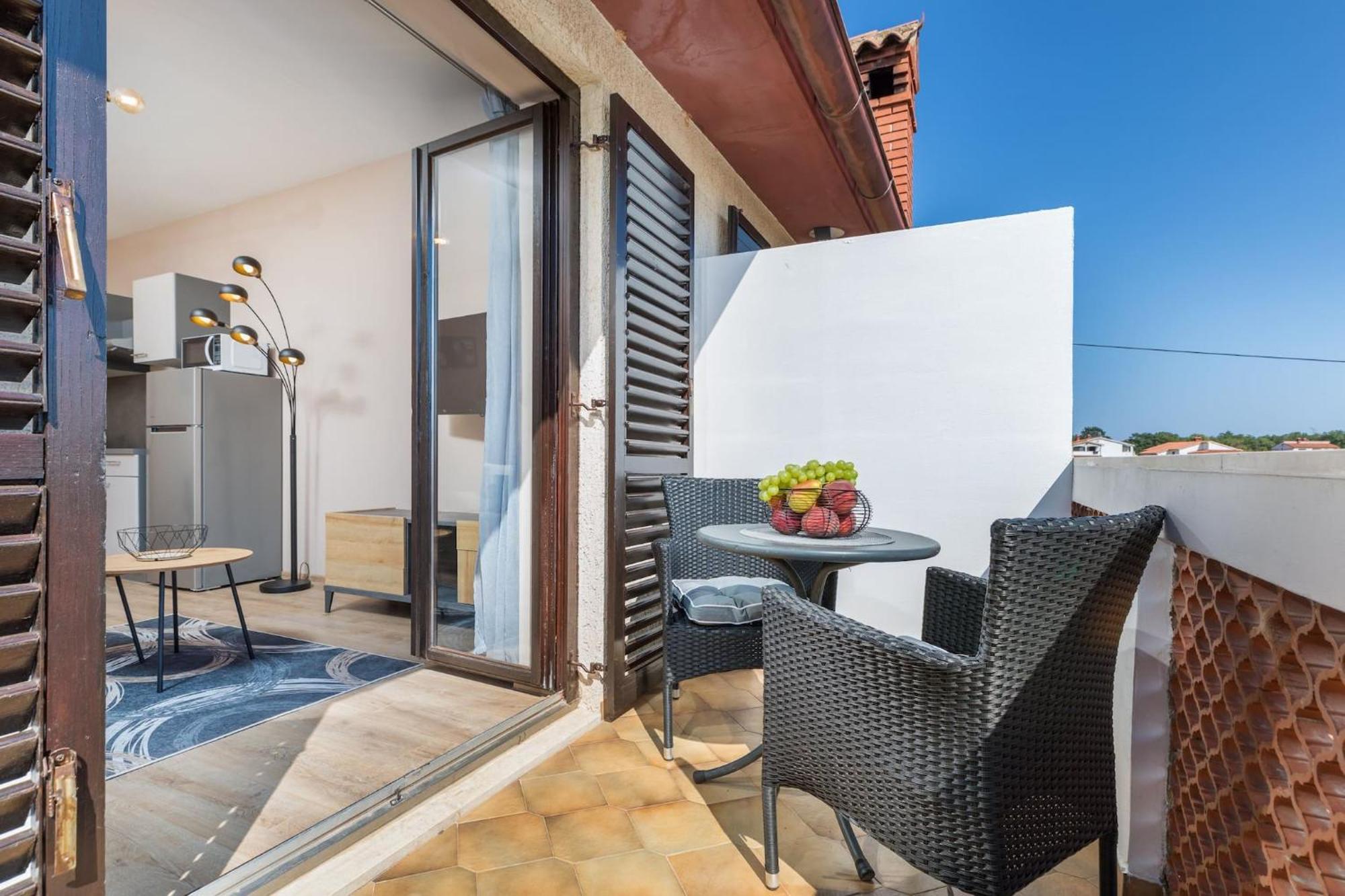 Marceta - Apartments & Rooms With Swimming Pool Fazana Bagian luar foto