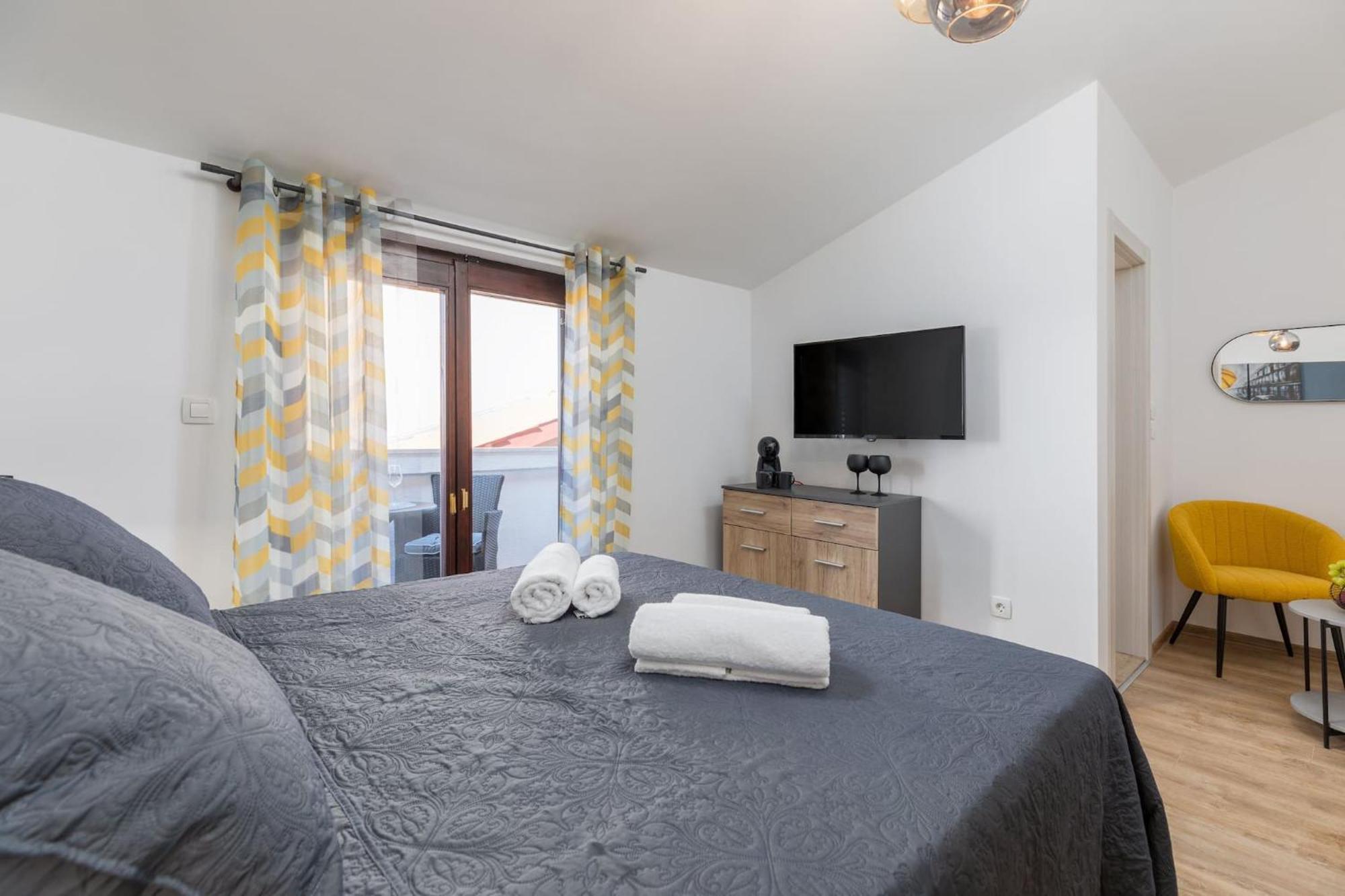 Marceta - Apartments & Rooms With Swimming Pool Fazana Bagian luar foto